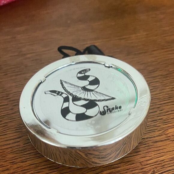 Flashing LED Light Show Pendant Prism Light Up Necklace Party Raving Fun Lights! - Picture 3 of 4